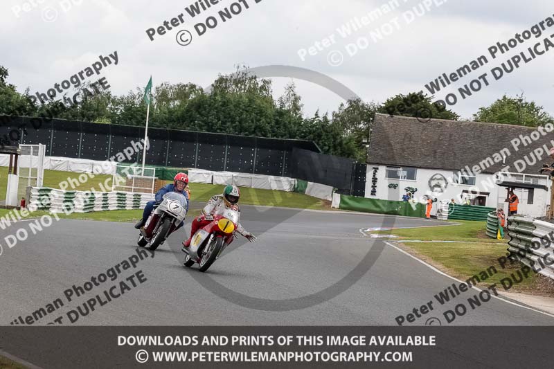 Vintage motorcycle club;eventdigitalimages;mallory park;mallory park trackday photographs;no limits trackdays;peter wileman photography;trackday digital images;trackday photos;vmcc festival 1000 bikes photographs